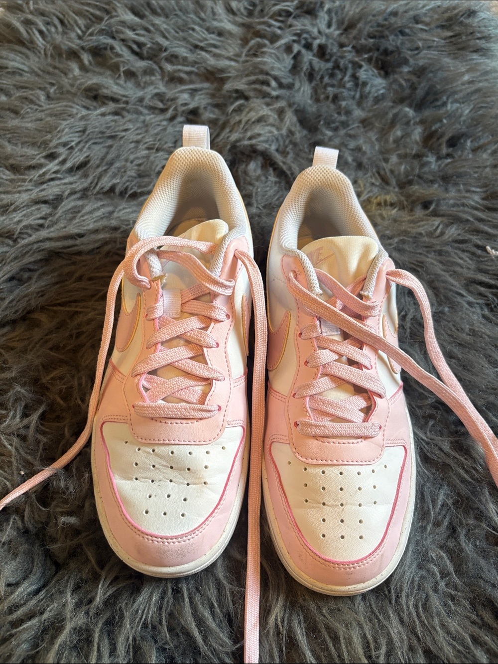 Nike Women's Pink and White Low-Top Sneakers
